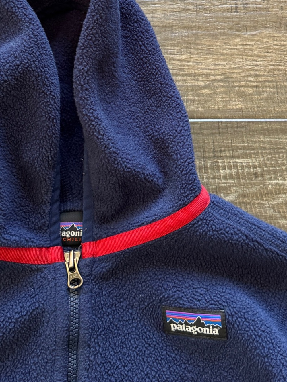 Patagonia Synchilla® Kids Navy Hoodie with Red Trim 4t - Picture 2 of 3